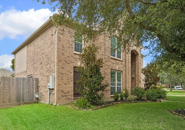 3rd image of 2906 Summer Cape Ct, League City, TX 77573 | MLS# 50099397