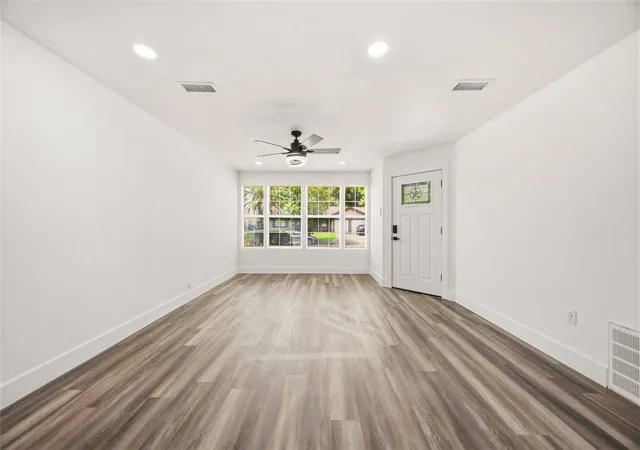 2nd image of 1530 15th Ave N, Texas City, TX 77590 | MLS# 26117708