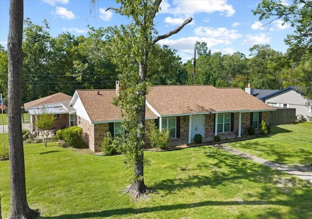 1st image of 3603 Fleming Dr, Baytown, TX 77521 | MLS# 76072409