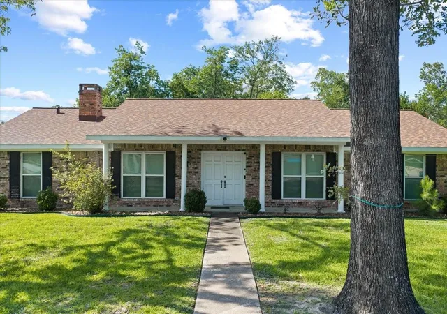 2nd image of 3603 Fleming Dr, Baytown, TX 77521 | MLS# 76072409