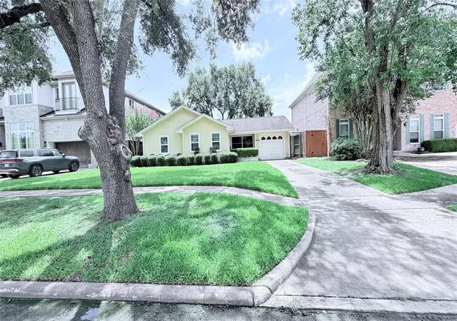 Photo 1 of Single family home for sale at 5235 Mimosa Dr, Bellaire, TX 77401 | MLS# 53703497 | Listing updated on 2026-09-03