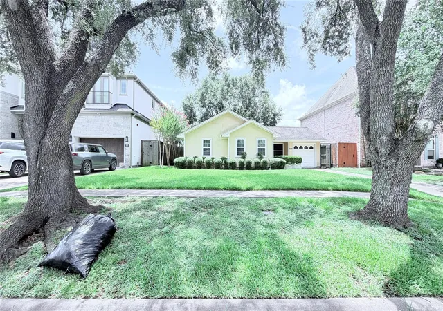Photo 2 of Single family home for sale at 5235 Mimosa Dr, Bellaire, TX 77401 | MLS# 53703497 | Listing updated on 2026-09-03