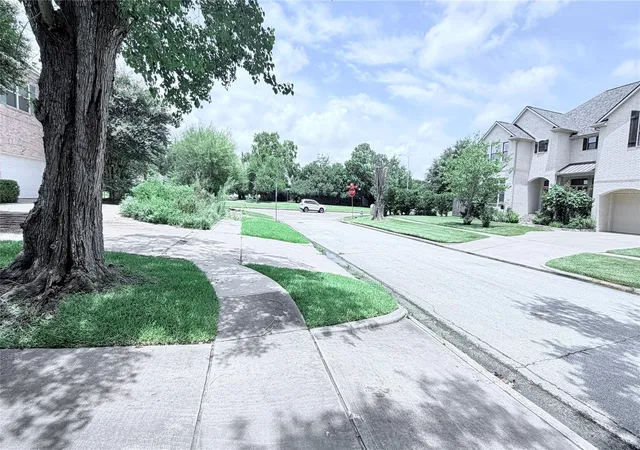 Photo 3 of Single family home for sale at 5235 Mimosa Dr, Bellaire, TX 77401 | MLS# 53703497 | Listing updated on 2026-09-03
