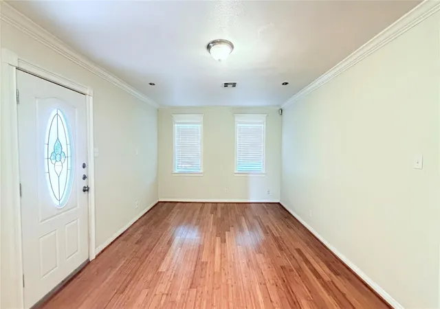 Photo 4 of Single family home for sale at 5235 Mimosa Dr, Bellaire, TX 77401 | MLS# 53703497 | Listing updated on 2026-09-03