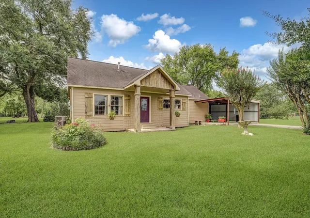 3rd image of 922 Runneburg Rd, Crosby, TX 77532 | MLS# 62470165