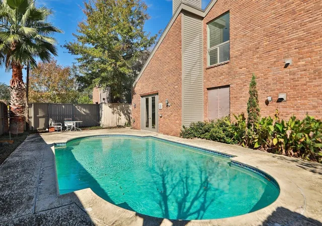 2nd image of 6000 Sugar Hill Dr #9, Houston, TX 77057 | MLS# 88886071