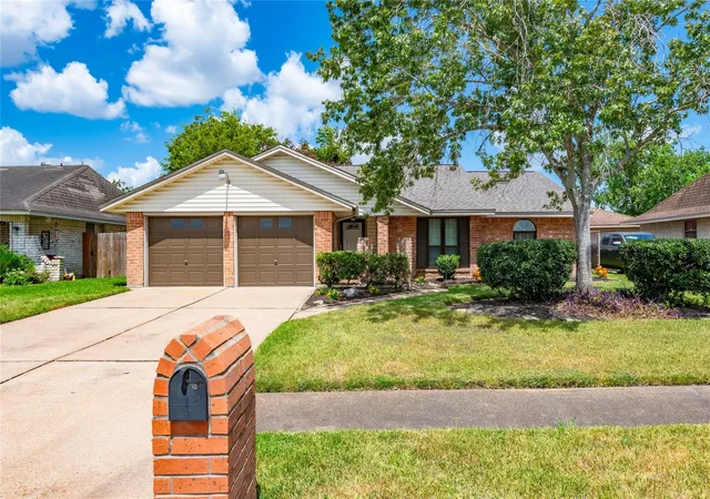 Photo 1 of Sale Pending at 10411 Glenkirk, Houston, TX 77089 | MLS# 37205426 | Listing updated on 2026-09-21