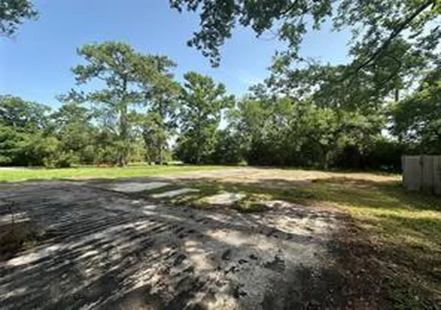 Photo 3 of Land for sale at 314 Forest Cove Dr, Houston, TX 77339 | MLS# 27615441 | Listing updated on 2026-09-12