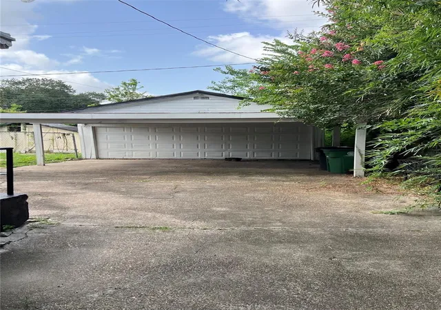 2nd image of 3726 Parkwood Dr, Houston, TX 77021 | MLS# 36763559