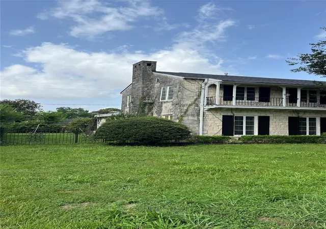 5th image of 3726 Parkwood Dr, Houston, TX 77021 | MLS# 36763559