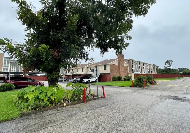 Photo 3 of Townhouse for sale at 5218 Milwee St #44, Houston, TX 77092 | MLS# 38781937 | Listing updated on 2026-09-05