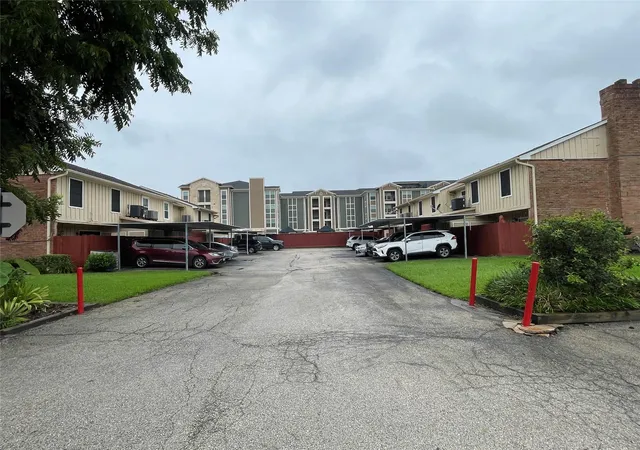 Photo 3 of Townhouse for sale at 5218 Milwee St #44, Houston, TX 77092 | MLS# 38781937 | Listing updated on 2026-09-22