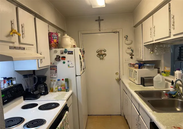 Photo 4 of Townhouse for sale at 5218 Milwee St #44, Houston, TX 77092 | MLS# 38781937 | Listing updated on 2026-09-22