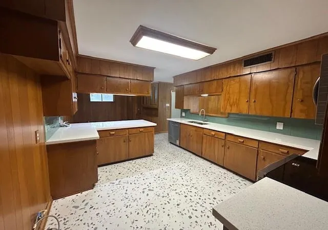 Photo 2 of Single family home for sale at 1903 Evergreen Ln, La Marque, TX 77568 | MLS# 51990343 | Listing updated on 2026-08-27