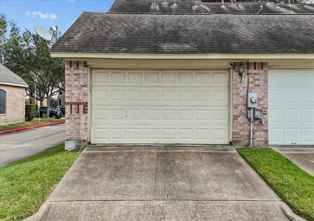 20th image of 1414 Cypress Cove St, La Porte, TX 77571 | MLS# 97638131