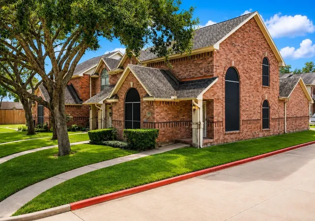 2nd image of 1414 Cypress Cove St, La Porte, TX 77571 | MLS# 97638131