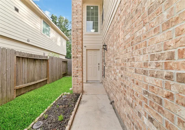 Photo 2 of Single family home for sale at 16547 Mablethorpe Ln, Houston, TX 77073 | MLS# 61590052 | Listing updated on 2026-09-19