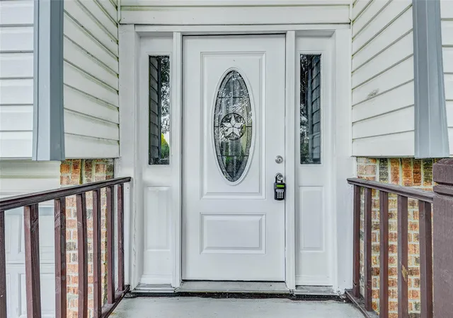 Photo 2 of Sale Pending at 8622 Connaught Garden Dr, Houston, TX 77083 | MLS# 65145167 | Listing updated on 2026-08-17