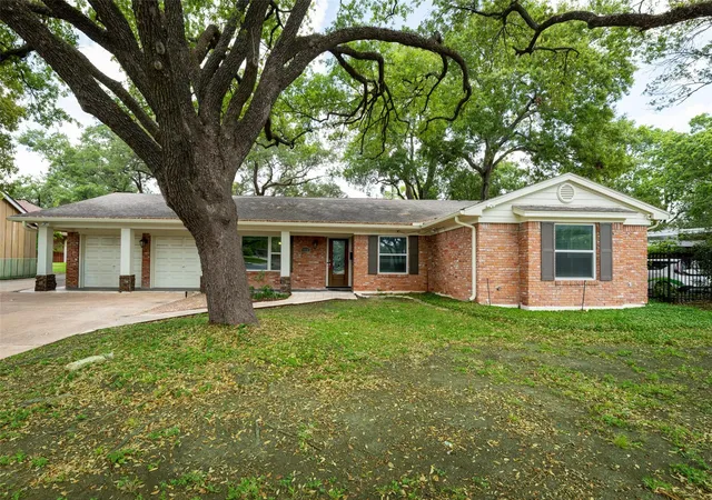 Photo 2 of Sale Pending at 7722 Richmond Ave, Houston, TX 77063 | MLS# 43887293 | Listing updated on 2026-08-24