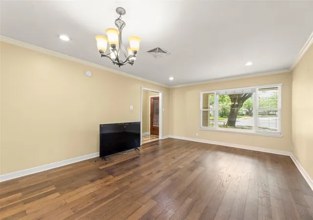 Photo 3 of Sale Pending at 7722 Richmond Ave, Houston, TX 77063 | MLS# 43887293 | Listing updated on 2026-08-24