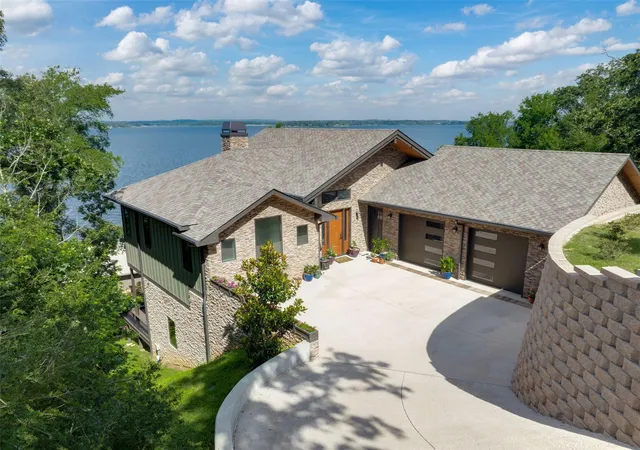 Homes for sale in Bullard, TX | 127 N Lake Bluff Dr, Bullard, TX 75757 | MLS# 30942383