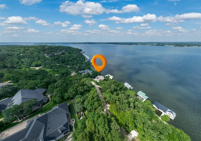 Homes for sale in Bullard, TX | 127 N Lake Bluff Dr, Bullard, TX 75757 | MLS# 30942383