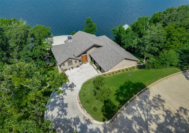 Homes for sale in Bullard, TX | 127 N Lake Bluff Dr, Bullard, TX 75757 | MLS# 30942383