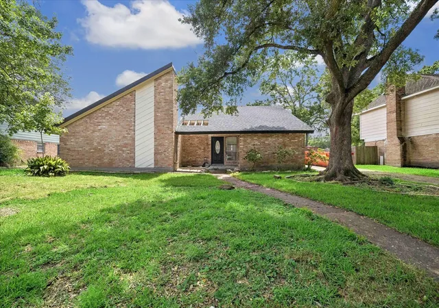 Photo 1 of Sale Pending at 19715 Sweet Forest Ln, Humble, TX 77346 | MLS# 87084068 | Listing updated on 2026-09-08