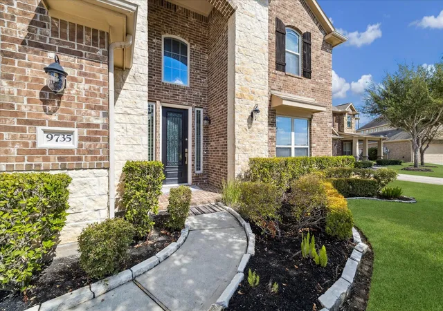 Photo 2 of Single family home for sale at 9735 Carina Forest Ct, Humble, TX 77396 | MLS# 56111477 | Listing updated on 2026-10-05