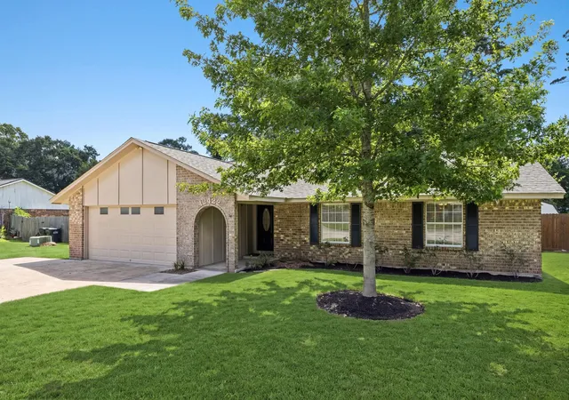 4th image of 12422 Old River Dr, Baytown, TX 77523 | MLS# 83022487