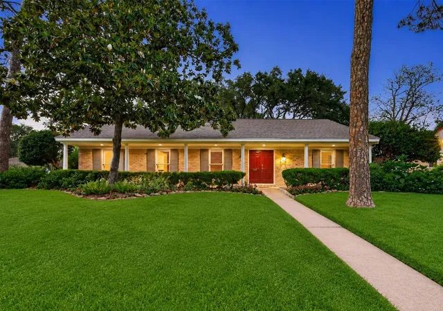 Photo 2 of Single family home for sale at 5638 Sanford Rd, Houston, TX 77096 | MLS# 14960214 | Listing updated on 2026-08-26