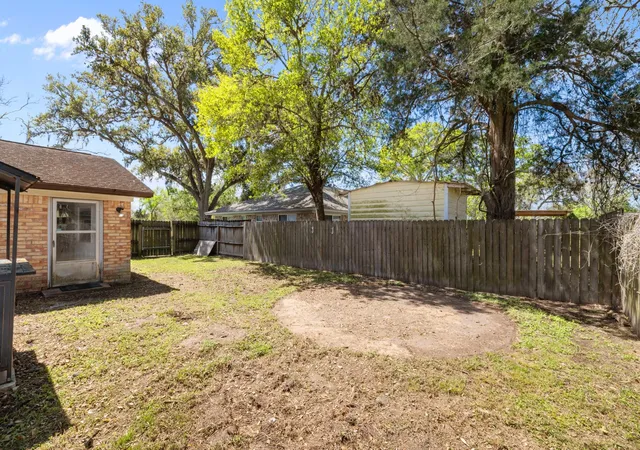 Homes for sale in West Columbia, TX | 404 S 14th St, West Columbia, TX 77486 | MLS# 67018119