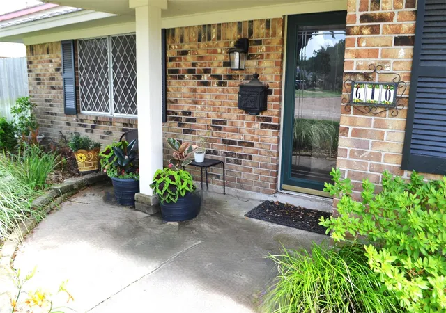 5th image of 610 E X St, Deer Park, TX 77536 | MLS# 85934368