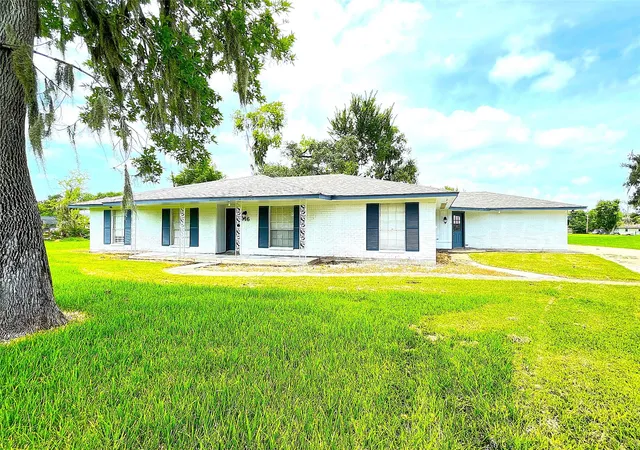 Photo 1 of Single family home for sale at 316 Rabbit Trl, Lake Jackson, TX 77566 | MLS# 14654883 | Listing updated on 2026-09-22