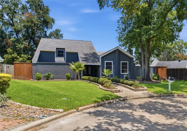 Photo 2 of Single family home for sale at 703 Queensmill Ct, Houston, TX 77079 | MLS# 12060223 | Listing updated on 2026-09-22