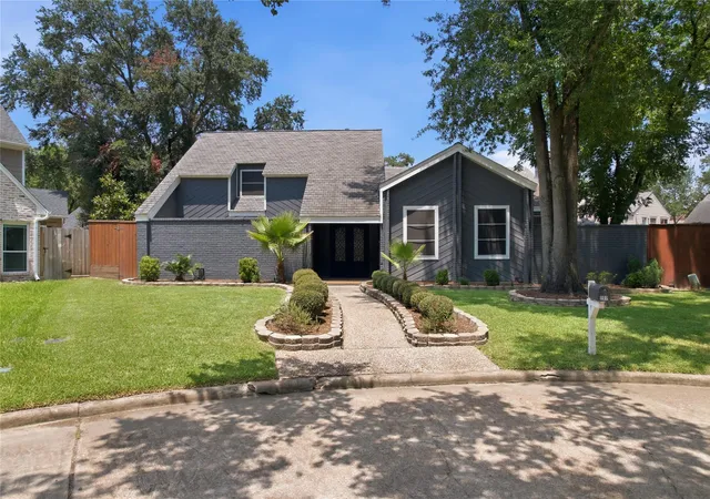 Photo 4 of Single family home for sale at 703 Queensmill Ct, Houston, TX 77079 | MLS# 12060223 | Listing updated on 2026-09-23