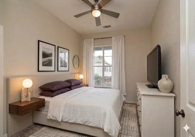 Homes for sale in Houston, TX | 1441 E St, Houston, TX 77007