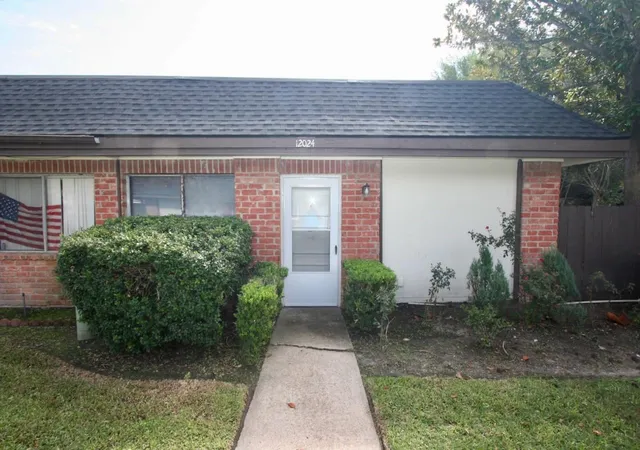 Photo 1 of Townhouse for sale at 12024 Mighty Oak Dr #A, Houston, TX 77066 | MLS# 2035071 | Listing updated on 2026-03-17