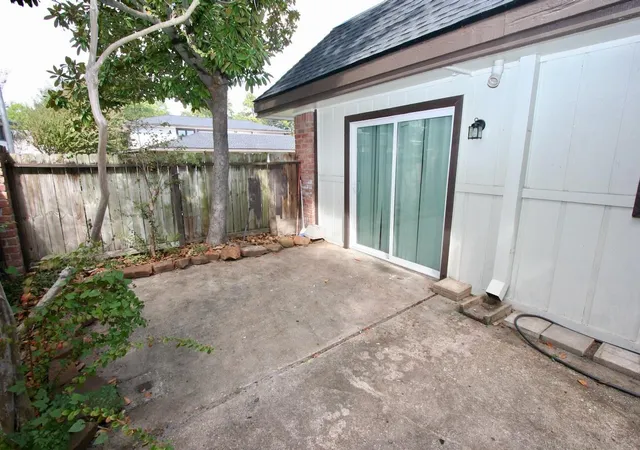 Photo 3 of Townhouse for sale at 12024 Mighty Oak Dr #A, Houston, TX 77066 | MLS# 2035071 | Listing updated on 2026-03-17
