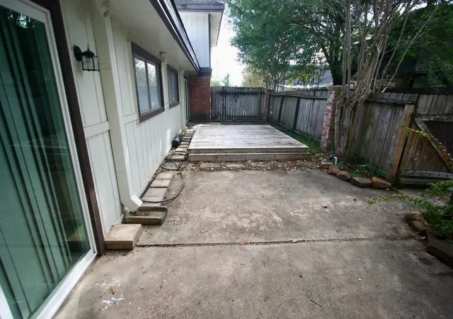 Photo 4 of Townhouse for sale at 12024 Mighty Oak Dr #A, Houston, TX 77066 | MLS# 2035071 | Listing updated on 2026-03-17