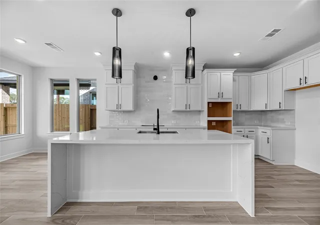Photo 4 of Single family home for sale at 1523 Watermont Dr, Missouri City, TX 77459 | MLS# 96304525 | Listing updated on 2026-10-04