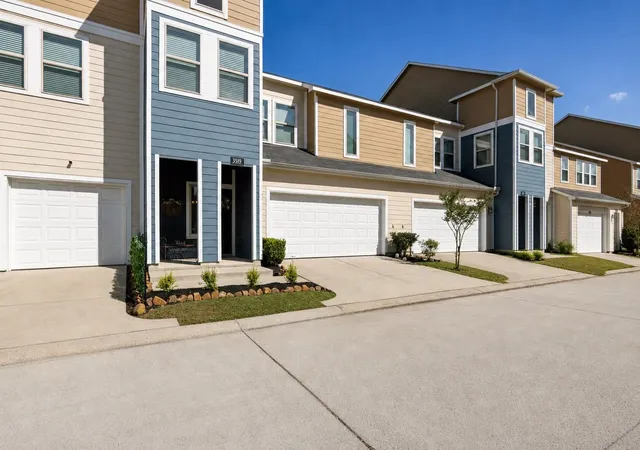 Photo 1 of Townhouse for sale at 3519 Topango Dr, Pasadena, TX 77504 | MLS# 39204856 | Listing updated on 2026-09-02