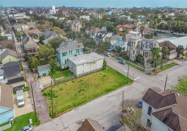 Photo 3 of Land for sale at 1628 Sealy St, Galveston, TX 77550 | MLS# 35189144 | Listing updated on 2026-06-17