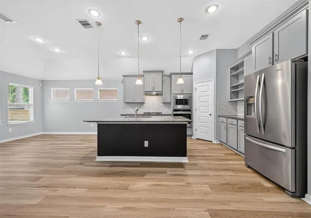 Photo 3 of Single family home for sale at 2805 Bretton Woods Dr, Conroe, TX 77301 | MLS# 26655296 | Listing updated on 2026-09-02