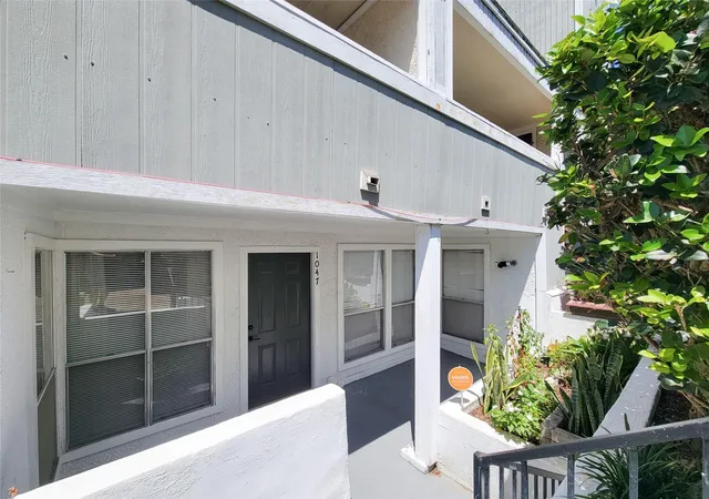 1st image of 781 Country Pl Dr #1047, Houston, TX 77079 | MLS# 37039505