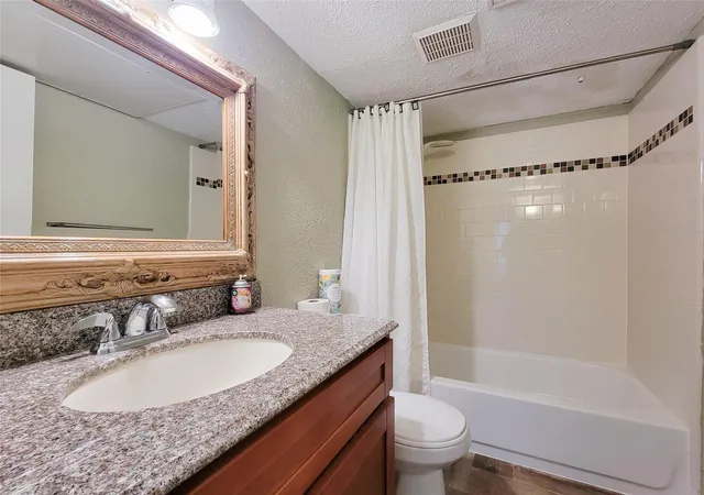 26th image of 781 Country Pl Dr #1047, Houston, TX 77079 | MLS# 37039505