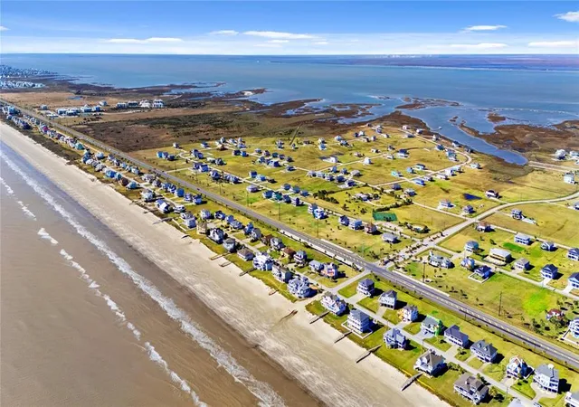 Photo 2 of Single family home for sale at 18511 Shaman Dr, Galveston, TX 77554 | MLS# 27223431 | Listing updated on 2026-05-05
