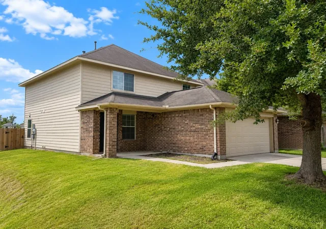 Photo 3 of Single family home for sale at 1103 Watson Xing Way, Houston, TX 77067 | MLS# 4686389 | Listing updated on 2026-09-14