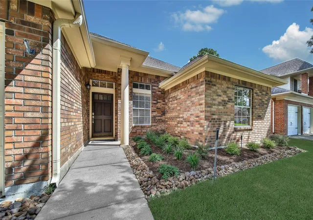 Photo 3 of Single family home for sale at 16014 Brittany Knoll Dr, Houston, TX 77095 | MLS# 84464814 | Listing updated on 2026-09-08
