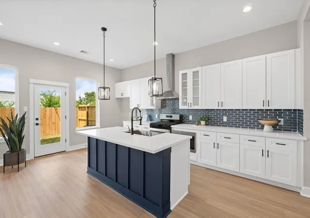 Photo 3 of Single family home for sale at 5815 Highland Sun Ln, Houston, TX 77091 | MLS# 87445087 | Listing updated on 2026-09-20